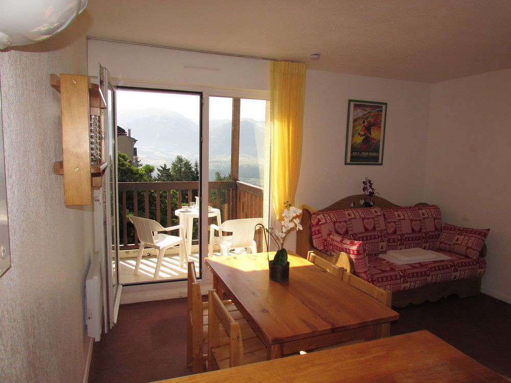 Les Balcons Du Soleil Lejlighedshotel Font-Romeu-Odeillo-Via Eksteriør billede